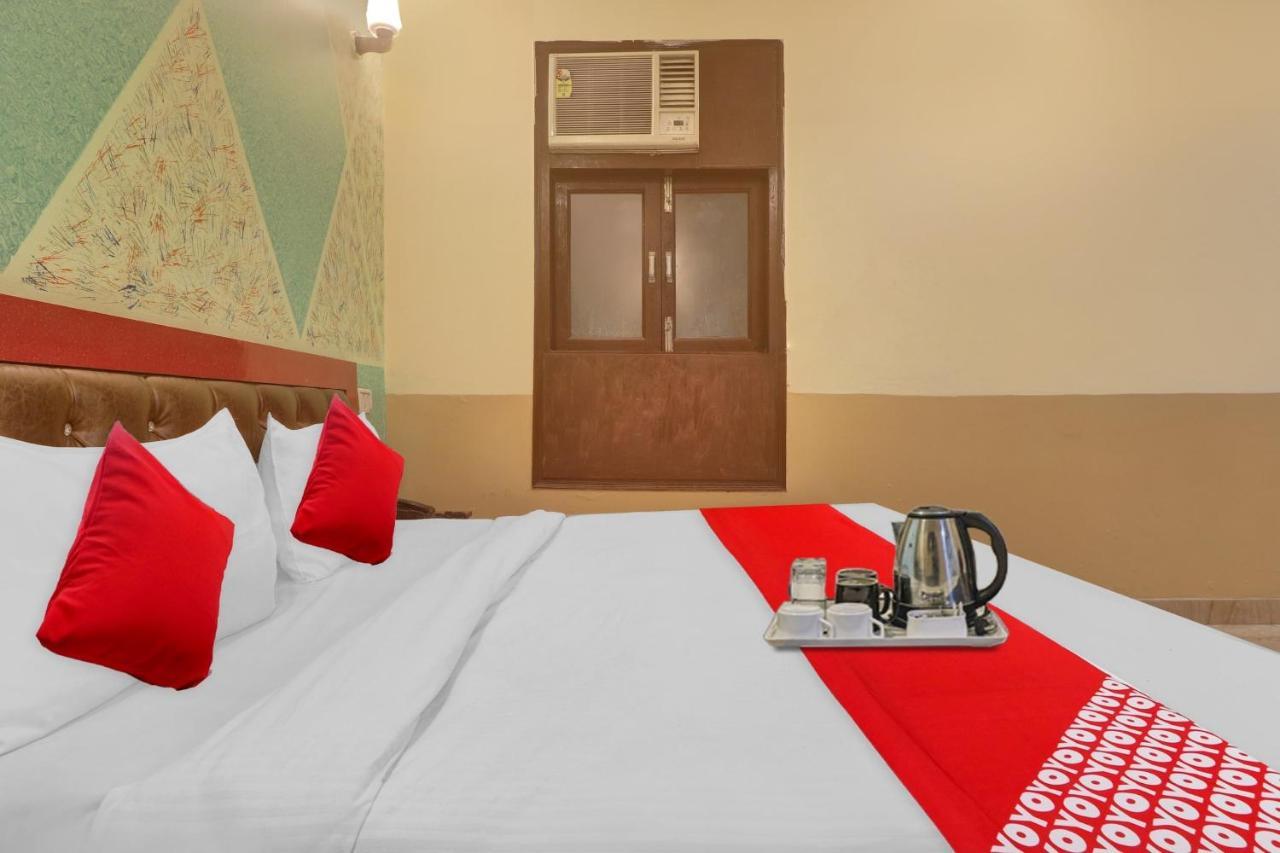 Hotel O Prince Home Stay Near Ambience Mall 뉴델리 외부 사진