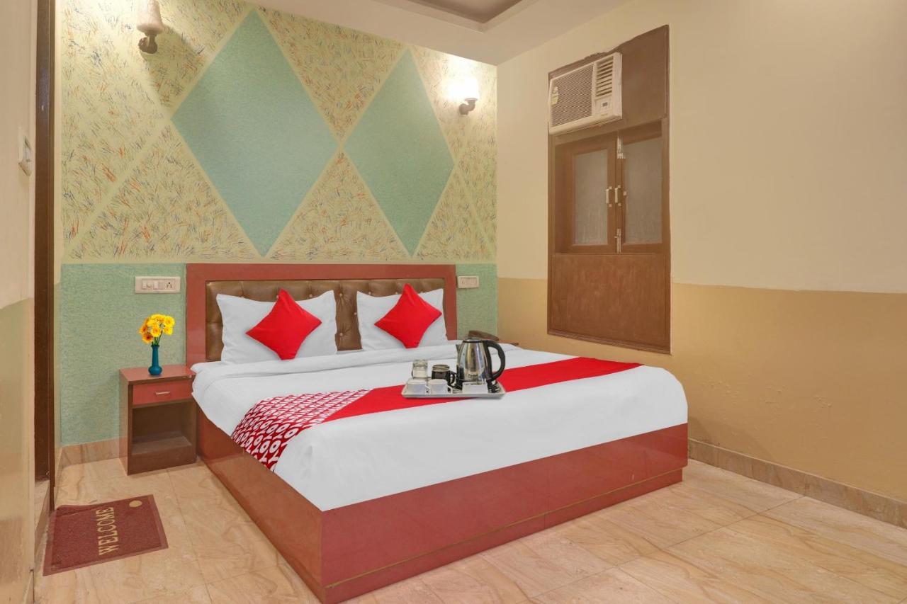 Hotel O Prince Home Stay Near Ambience Mall 뉴델리 외부 사진
