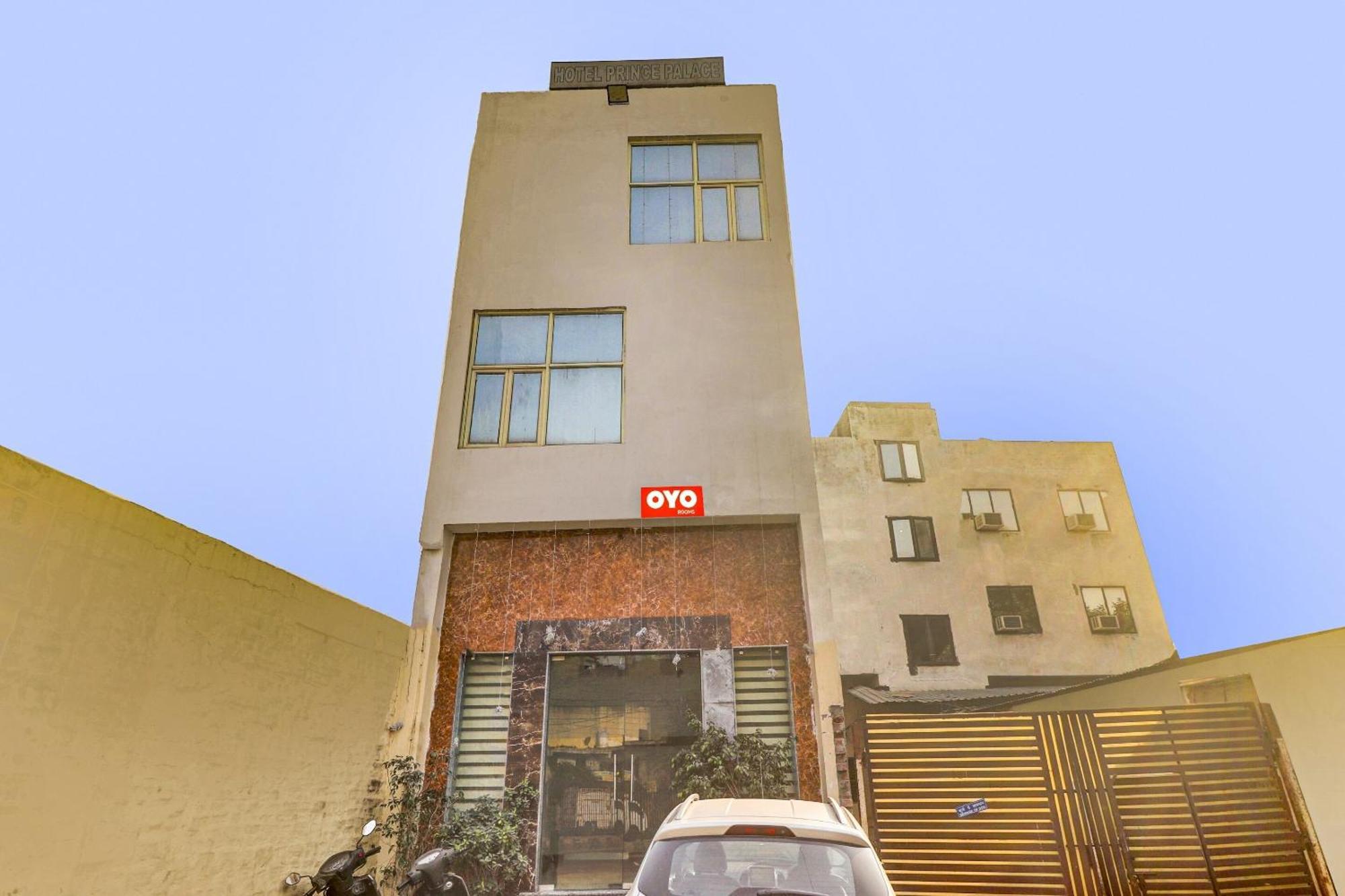 Hotel O Prince Home Stay Near Ambience Mall 뉴델리 외부 사진
