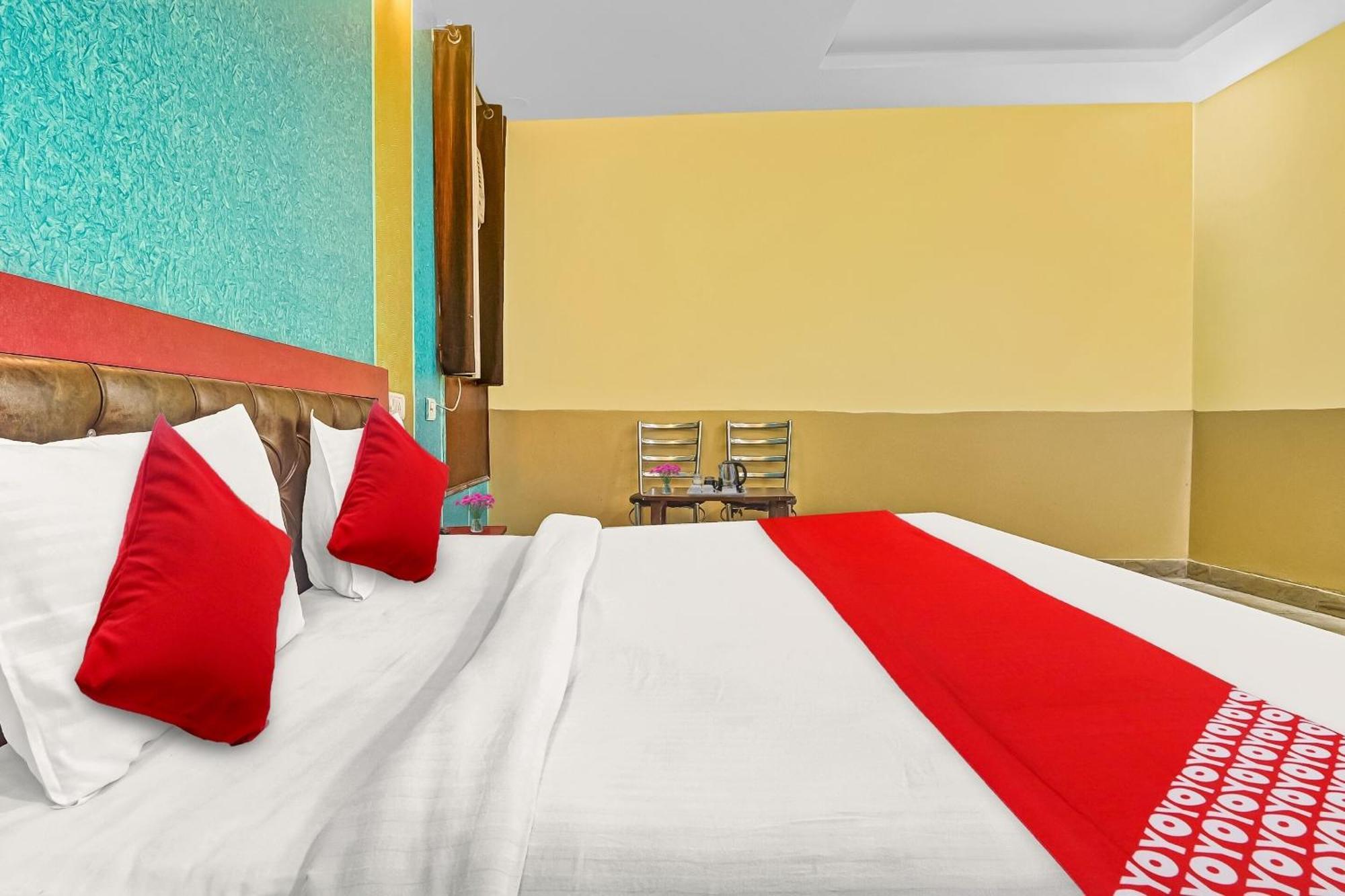 Hotel O Prince Home Stay Near Ambience Mall 뉴델리 외부 사진