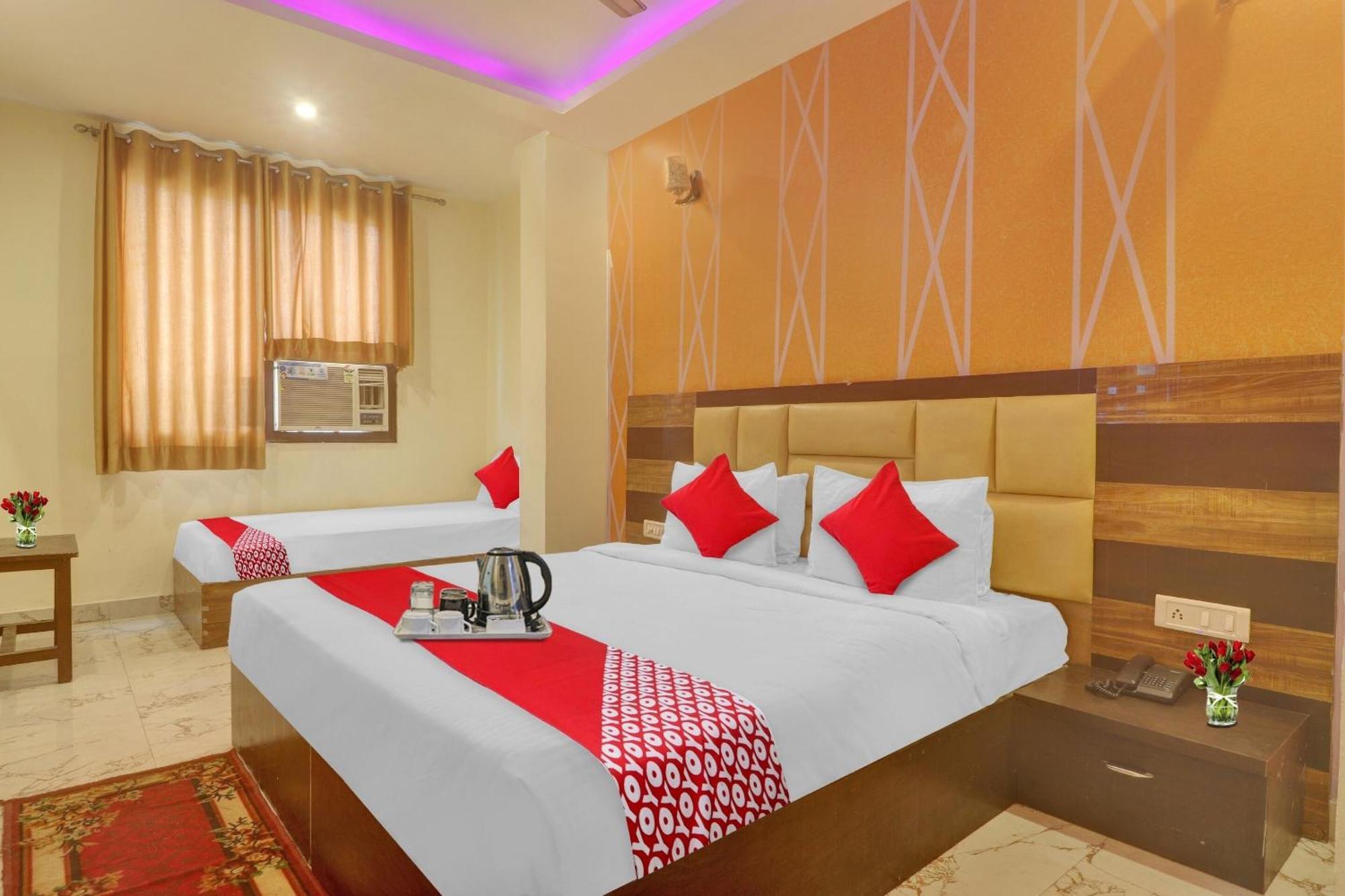 Hotel O Prince Home Stay Near Ambience Mall 뉴델리 외부 사진