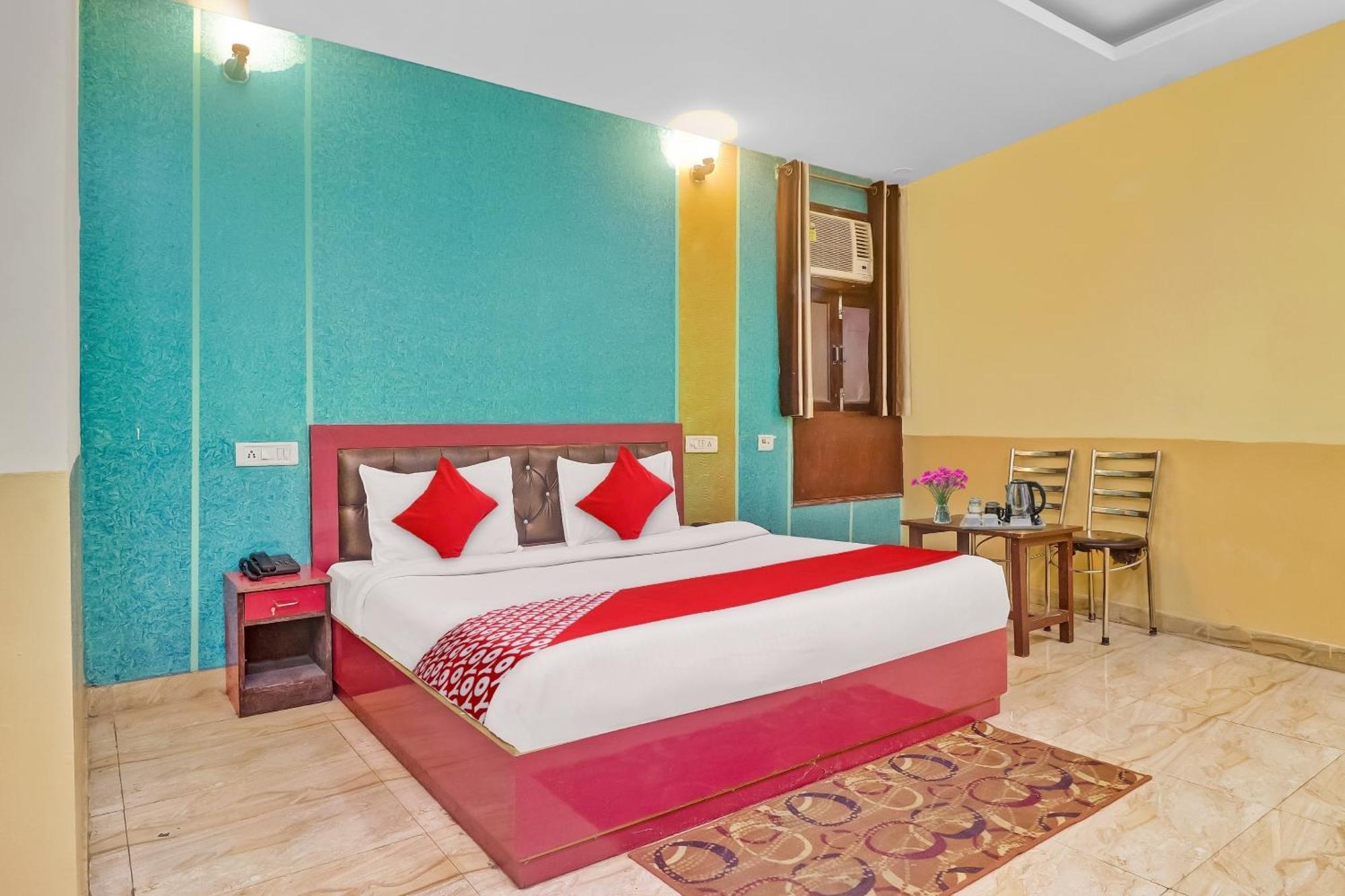 Hotel O Prince Home Stay Near Ambience Mall 뉴델리 외부 사진