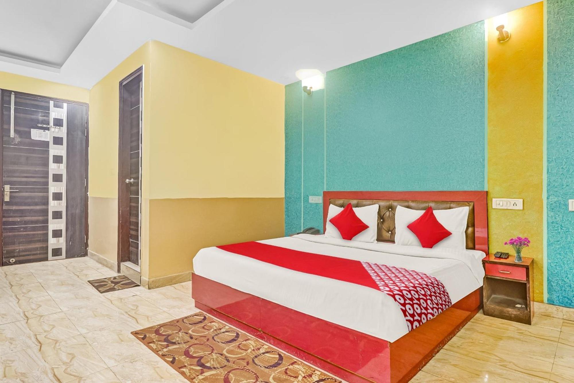 Hotel O Prince Home Stay Near Ambience Mall 뉴델리 외부 사진