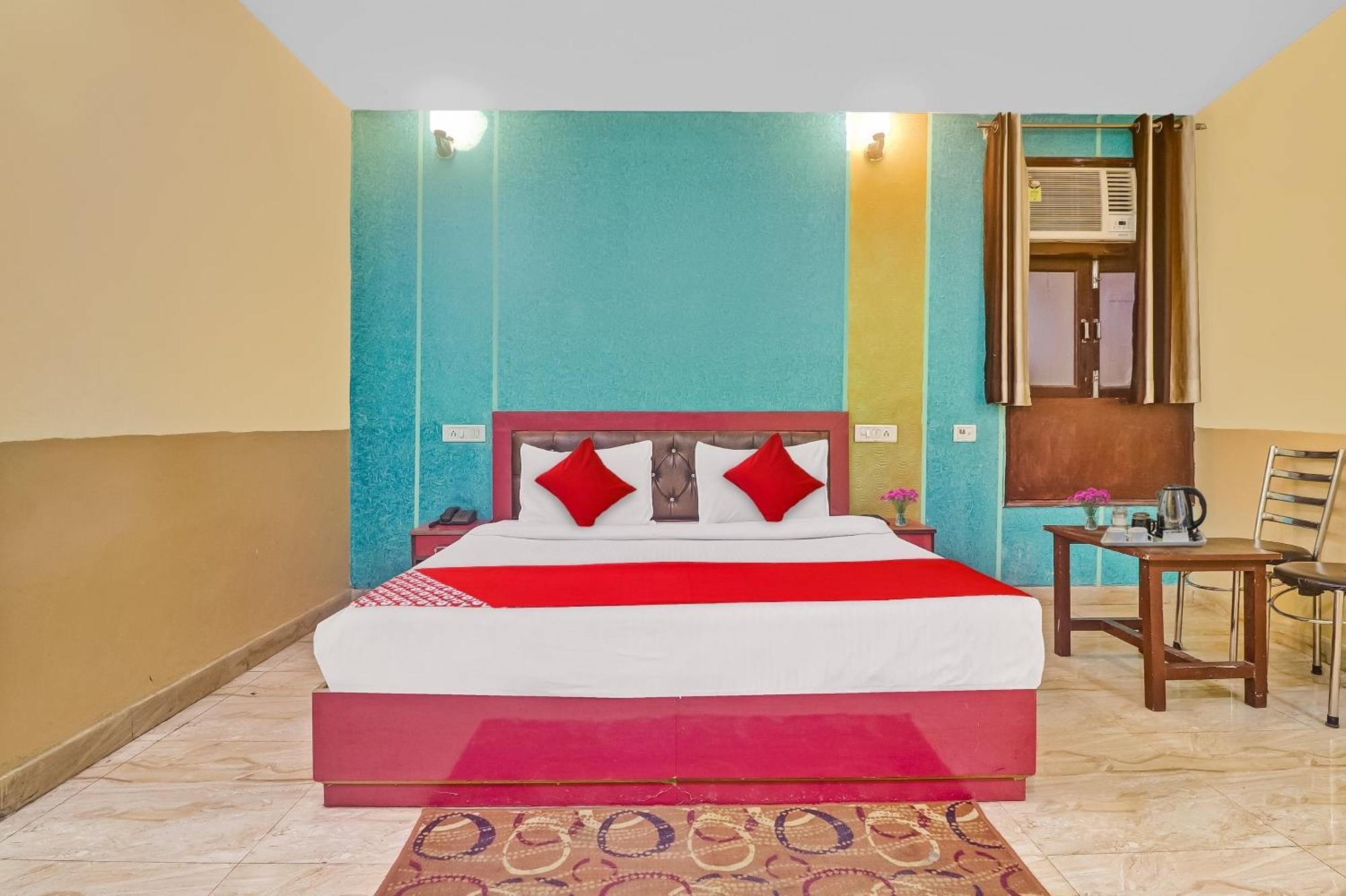 Hotel O Prince Home Stay Near Ambience Mall 뉴델리 외부 사진